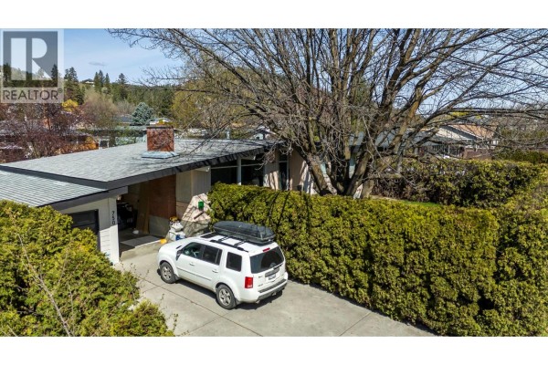 750 Glenmore Drive, Kelowna, BC, photo 2
