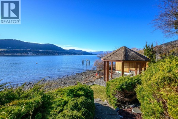 4pc Bathroom - 7504 Kennedy Lane, Vernon, BC V1H1C4 Photo 2