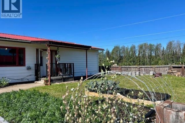 Primary Bedroom - 7504 Old Alaska Highway, Fort Nelson, BC V0C1R0 Photo 4