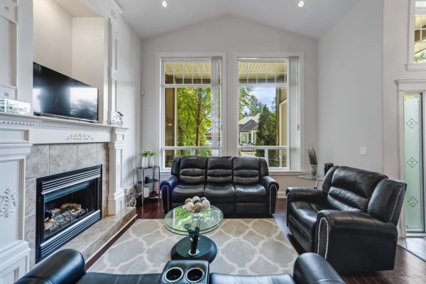 7506 143c Street, Surrey, BC V3W1S2 Photo 3