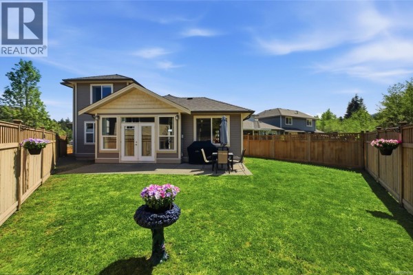 Living room - 751 James Pl, Ladysmith, BC V9G1W2 Photo 2
