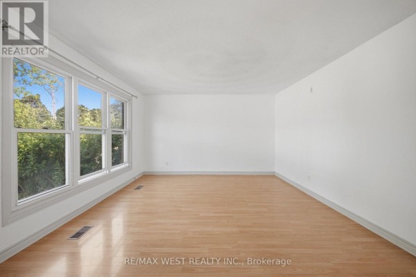Bedroom 2 - 751 Meadowvale Road, Toronto, ON M1C1T1 Photo 5