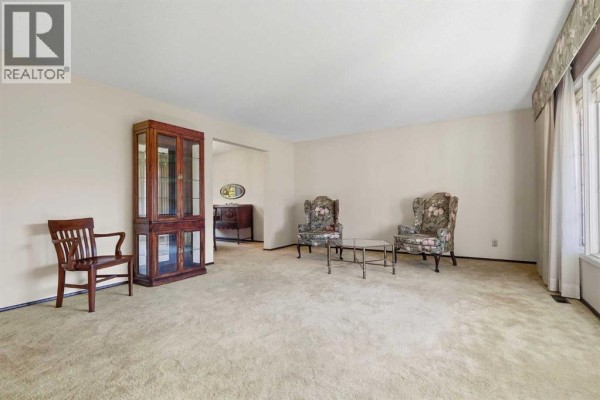 Living room - 751 Willamette Drive Se, Calgary, AB T2J2A3 Photo 5