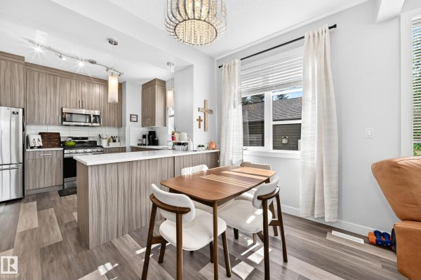 Kitchen - 7513 89 St Nw, Edmonton, AB T6C0J4 Photo 3