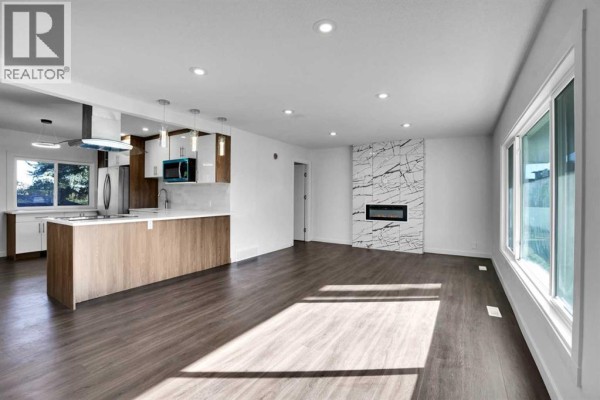 4pc Bathroom - 7520 7 Street Sw, Calgary, AB T2V1G2 Photo 4