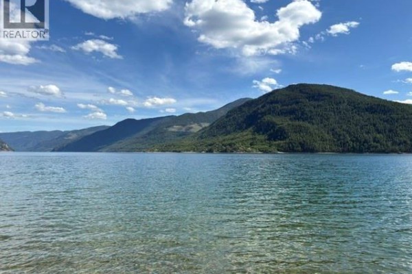 7520 Broadwater Road, Castlegar, BC V1N4V8 Photo 5