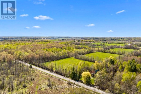 7521 Jock Trail, Ottawa, ON K0A2Z0 Photo 4