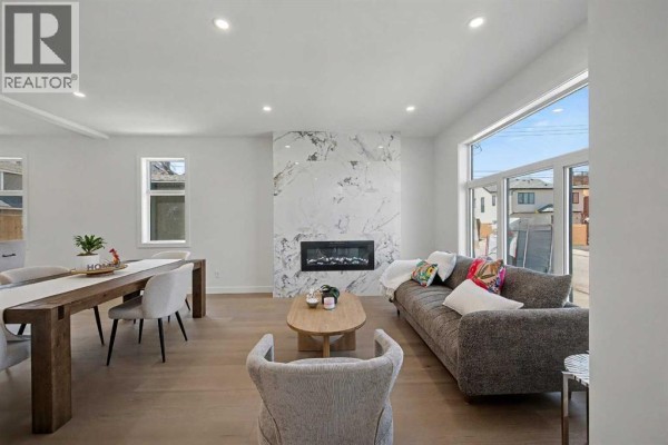 Foyer - 753 Centre Avenue Ne, Calgary, AB T2E4B6 Photo 2
