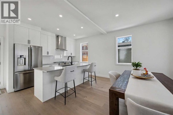 Living room - 753 Centre Avenue Ne, Calgary, AB T2E4B6 Photo 4