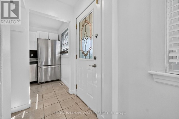 Kitchen - 754 Crawford Place, Peterborough, ON K9J3X3 Photo 5