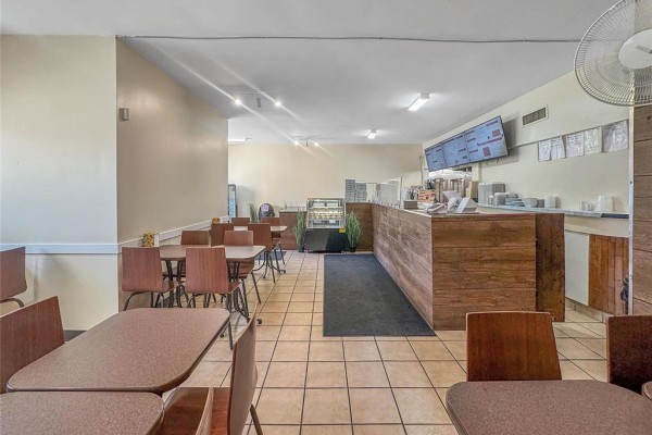 754 St Mary's Road, Winnipeg, MB R2M3N7 Photo 3