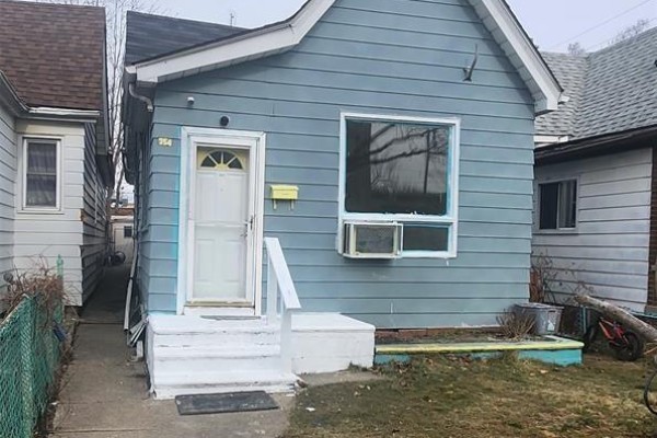 754 Tuscarora, Windsor