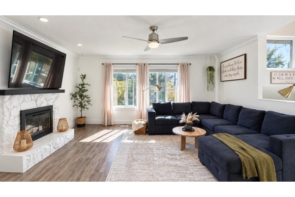 7545 143 Street, Surrey, BC V3W5P2 Photo 3
