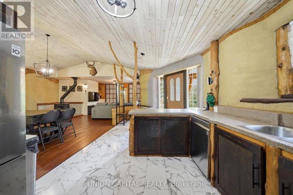 Living room - 755 Scotch Settlement Road, Madoc, ON K0K2K0 Photo 5