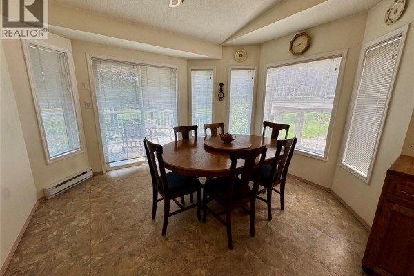 7559 Columbia Avenue Unit# 4, Radium Hot Springs, BC, photo 3