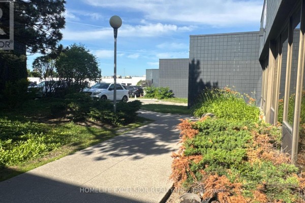 756 Gordon Baker Road, Toronto, ON M2H3B4 Photo 4