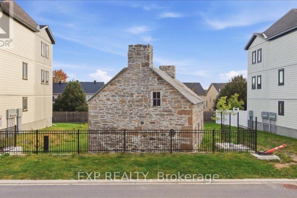 756 Kinstead Private, Ottawa, ON K2S3B3 Photo 3