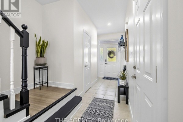 Bedroom 2 - 756 Village Green Boulevard, Mississauga, ON L5E3K8 Photo 4