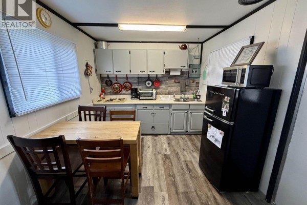7562 Womack Road, 100 Mile House, BC V0K1X3 Photo 4