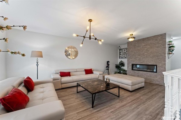 7565 123a Street, Surrey, BC V3W9P6 Photo 5