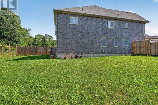 7568 Tupelo Crescent, Niagara Falls, ON L2H3S5 Photo 5