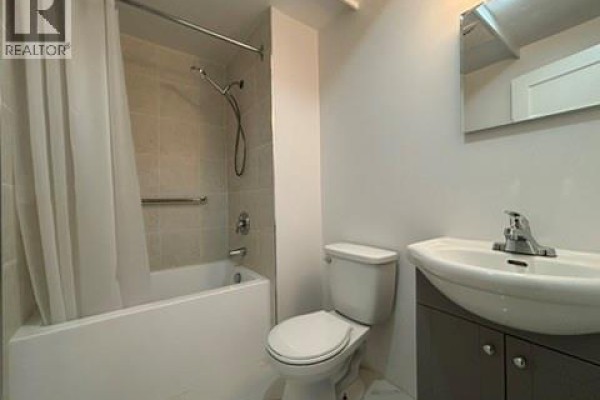 757 Barton Street E Unit# 2, Hamilton, ON L8L3A9 Photo 5