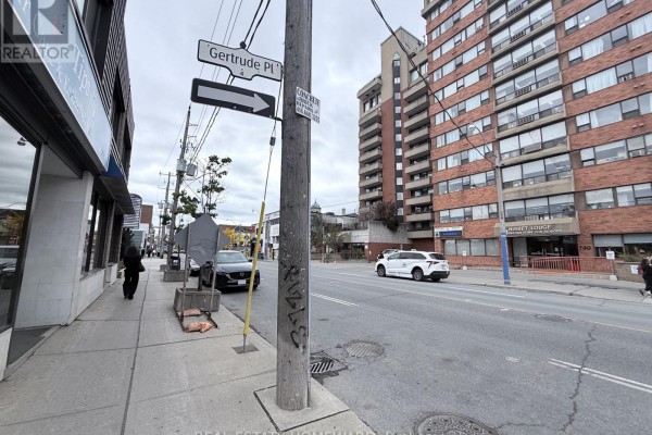 757 Pape Avenue, Toronto, ON M4K3T1 Photo 3