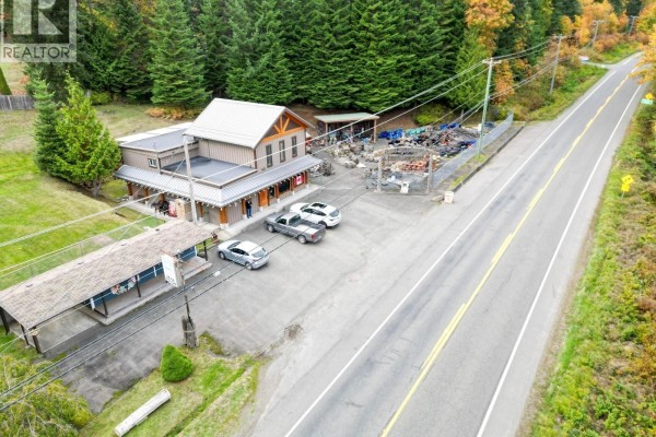7581 Island Hwy S, Fanny Bay, BC V0R1W0 Photo 2