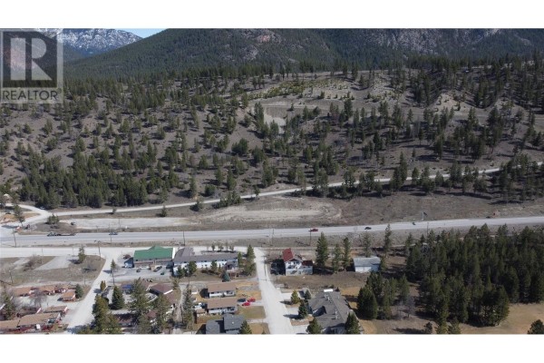 7585 Redstreak Road, Radium Hot Springs, BC V0A1M0 Photo 5