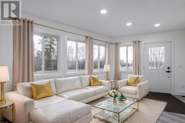 759 Innisfil Beach Road, Innisfil, ON, photo 2