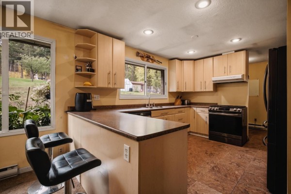 Living room - 759 Winger Road, Williams Lake, BC V2G5J9 Photo 4