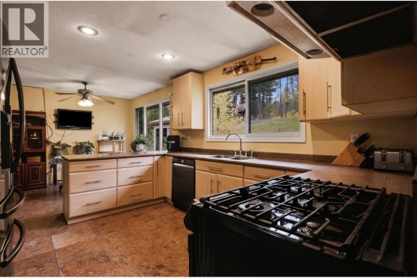 Dining room - 759 Winger Road, Williams Lake, BC V2G5J9 Photo 5