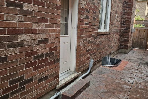 7590 Saint Barbara Boulevard, Mississauga, ON L5W0B7 Photo 2