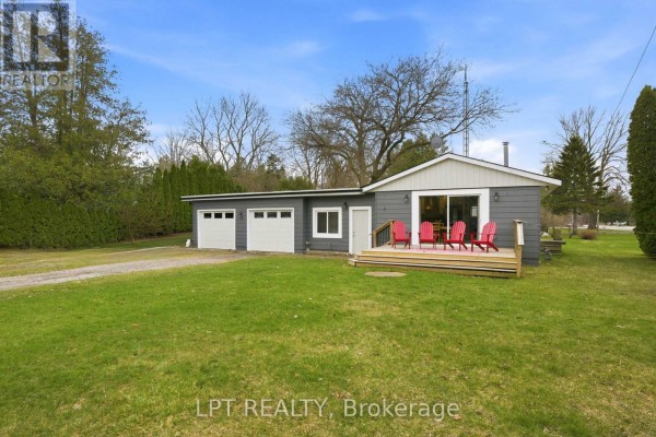 Kitchen - 7597 Biddulph Street, Lambton Shores, ON N0M2L0 Photo 3