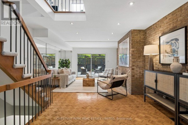76 Alcorn Avenue, Toronto, ON M4V1E4 Photo 2