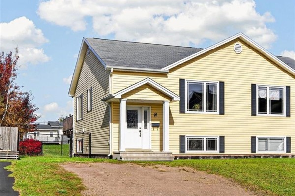 Primary Bedroom - 76 Blanchard Street, Dieppe, NB E1A0R7 Photo 4