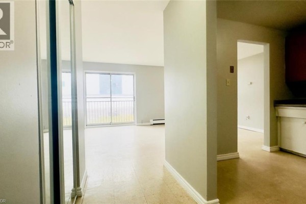 3pc Bathroom - 76 Brybeck Crescent Unit# 202, Kitchener, ON N2M2C6 Photo 2
