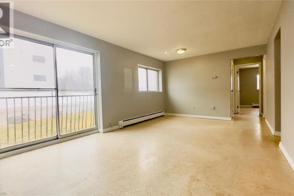 Great room - 76 Brybeck Crescent Unit# 202, Kitchener, ON N2M2C6 Photo 4