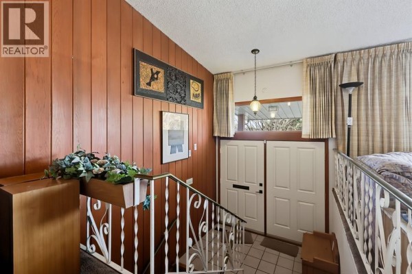 Kitchen - 76 Clarendon Road Nw, Calgary, AB T2L0P3 Photo 2