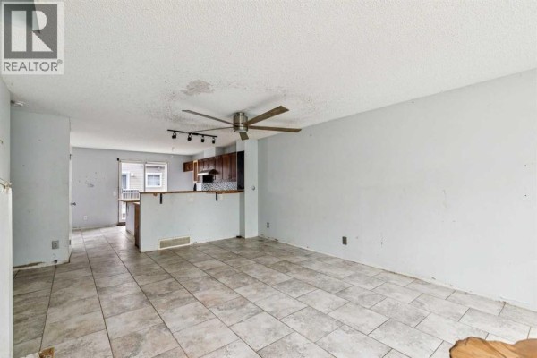 Dining room - 76 Elgin Gardens Se, Calgary, AB T2Z4T5 Photo 2