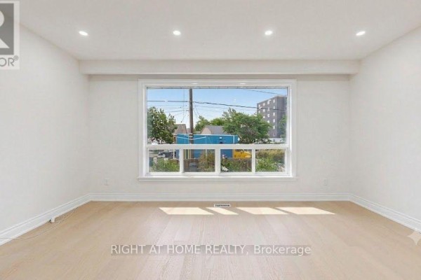 Kitchen - 76 Fenside Drive, Toronto, ON M3A2V5 Photo 3