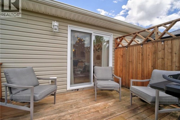 Living room - 76 Golden Street, Moncton, NB E1G0M6 Photo 5