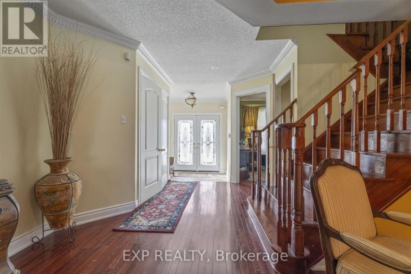 76 Hiberton Crescent, Brampton, ON, photo 2