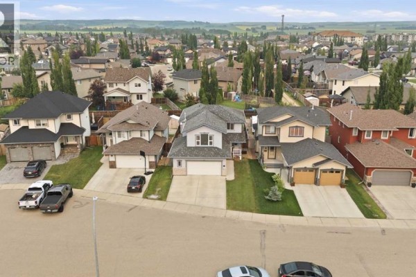 76 Lacey Close, Red Deer, AB, photo 3