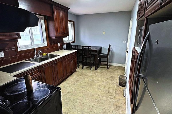 Dining room - 76 Switzer Drive, Oshawa, ON L1G3J4 Photo 2
