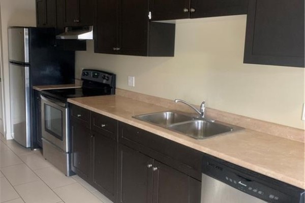 76 Sydney Street S Unit# 301, Kitchener, ON N1E2M9 Photo 5
