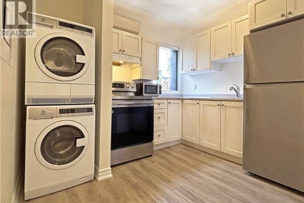 76 Wentworth Street S Unit# 2, Hamilton, ON, photo 3