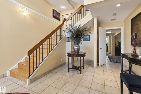 Family room - 76 Willow Wy Nw, Edmonton, AB T5T1C8 Photo 4