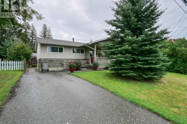Dining room - 760 Kinchant Street, Quesnel, BC V2J2S3 Photo 2