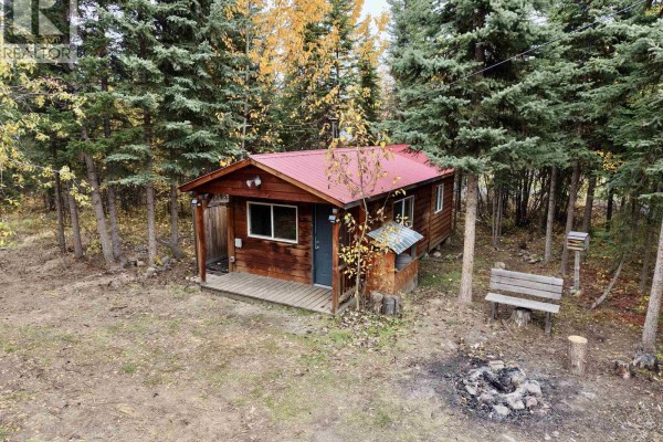 Bedroom 2 - 7603 Merlyn Road, Deka Lake / Sulphurous / Hathaway Lakes, BC V0K1X3 Photo 2